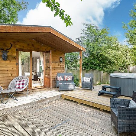 The Log Cabin With Private Hot Tub, Bath Villa Esterno foto