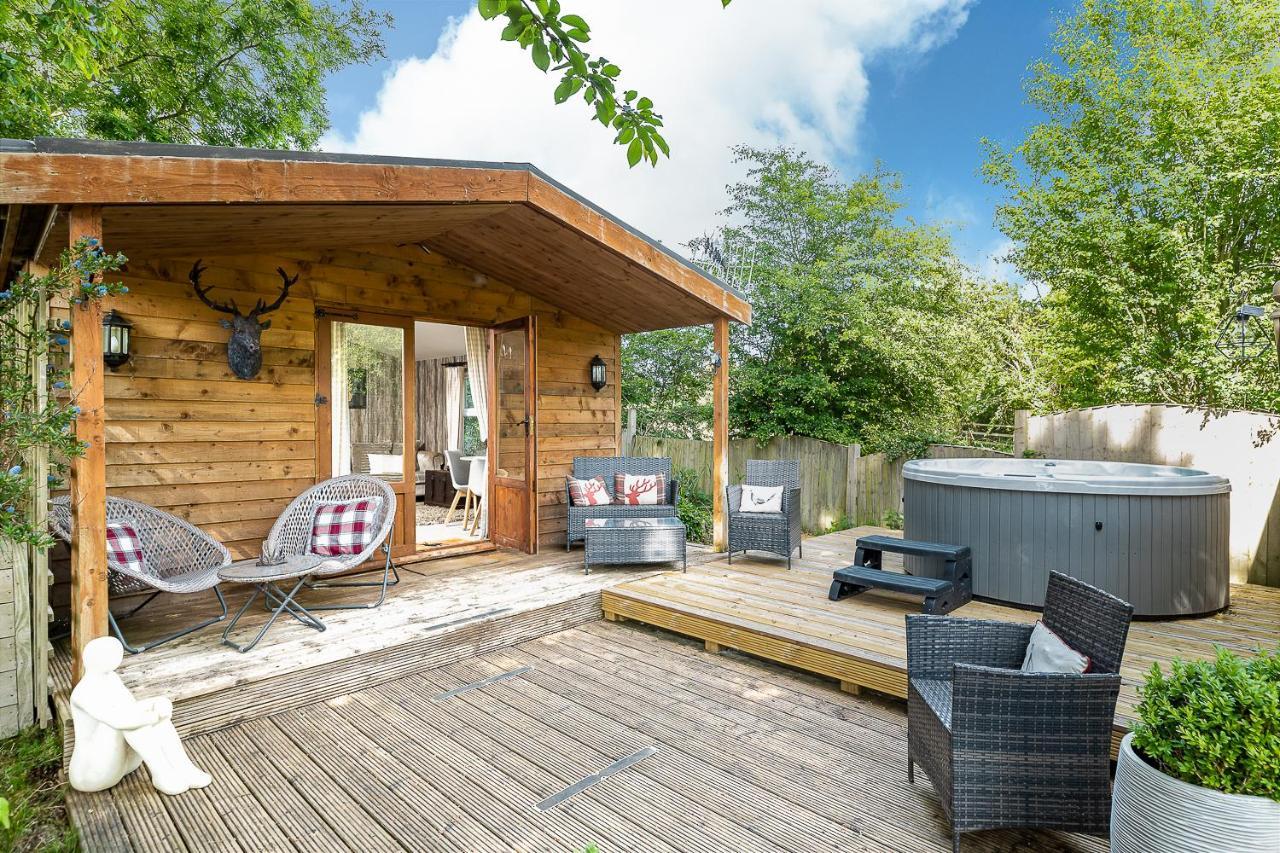 The Log Cabin With Private Hot Tub, Bath Villa Esterno foto