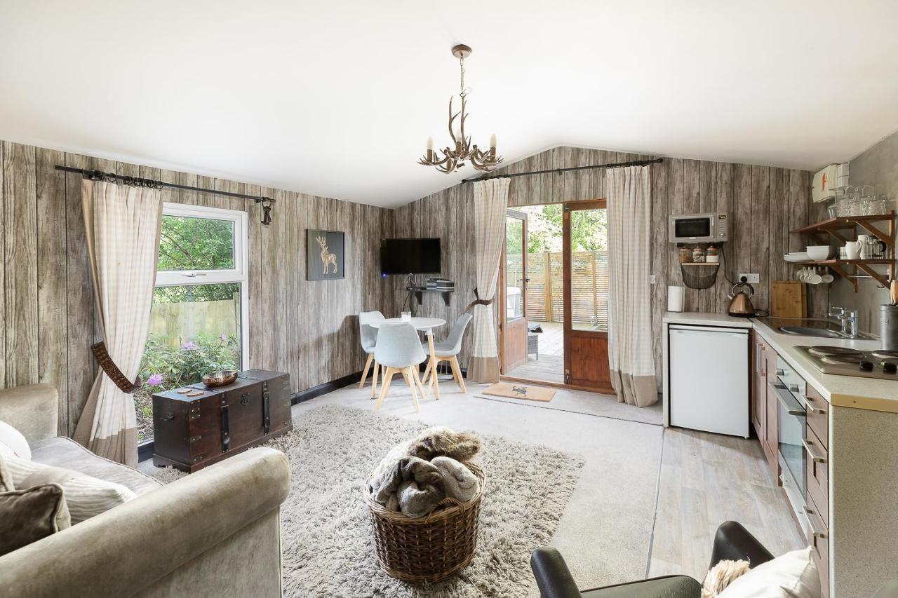 The Log Cabin With Private Hot Tub, Bath Villa Esterno foto
